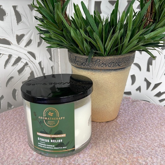 🆕BATH & BODY WORKS EUCALYPTUS SPEARMINT STRESS RELIEF 3 WICK CANDLE - Picture 2 of 6